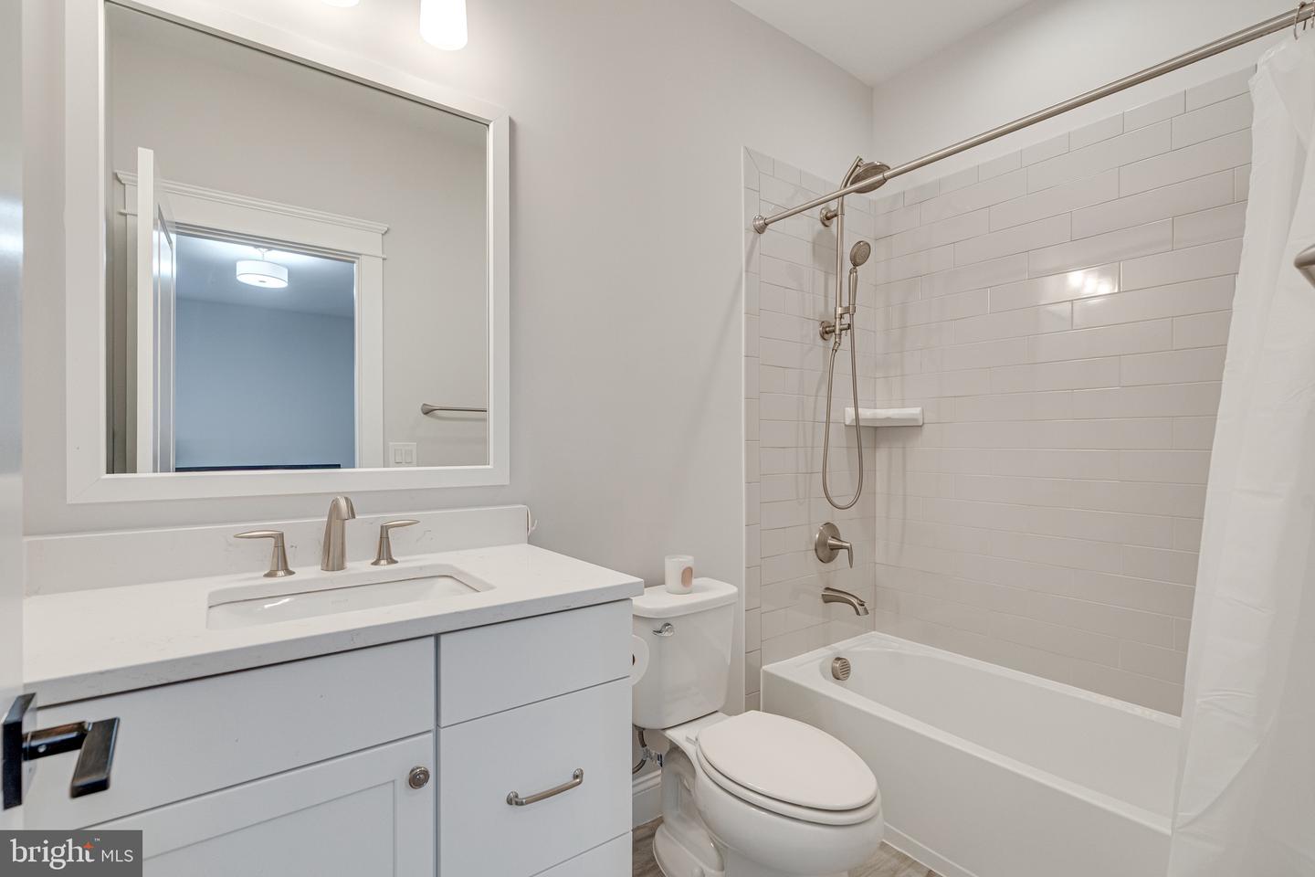 6501 DIVINE ST, MCLEAN, Virginia 22101, 7 Bedrooms Bedrooms, ,6 BathroomsBathrooms,Residential,For sale,6501 DIVINE ST,VAFX2291706 MLS # VAFX2291706