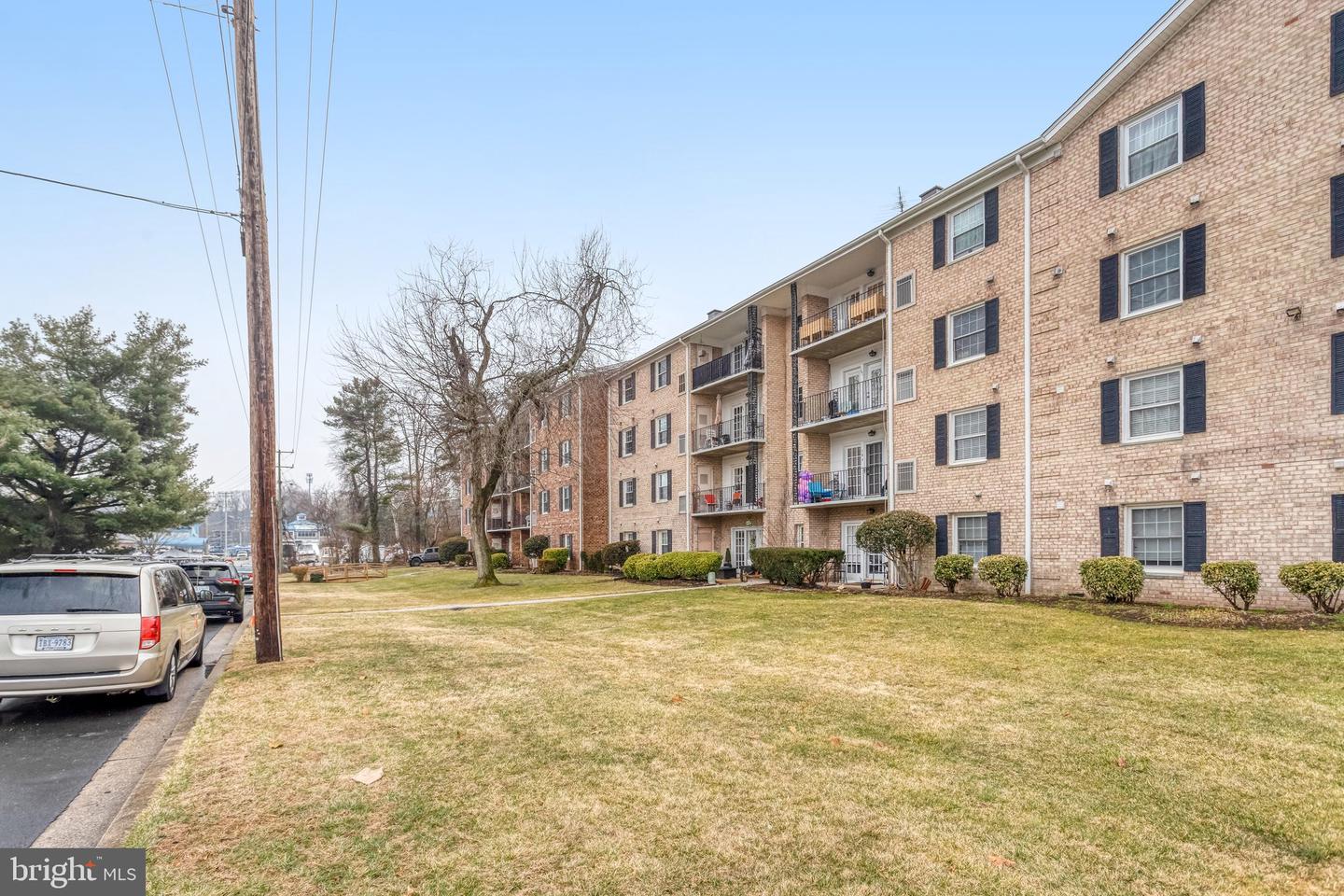 12715 GORDON BLVD #109, WOODBRIDGE, Virginia 22192, 2 Bedrooms Bedrooms, ,2 BathroomsBathrooms,Residential,For sale,12715 GORDON BLVD #109,VAPW2112796 MLS # VAPW2112796