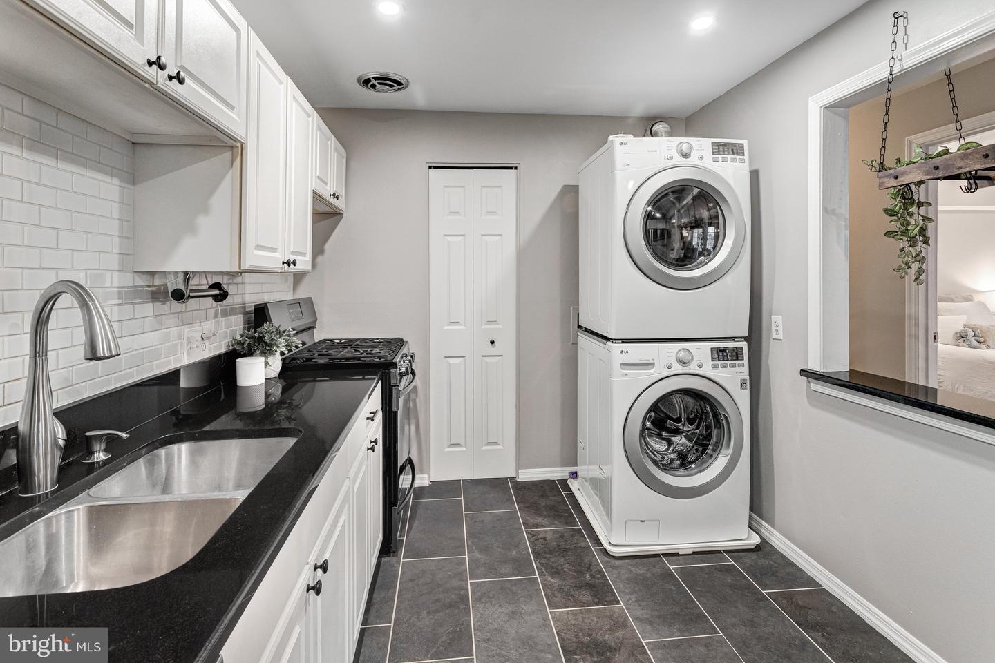 12715 GORDON BLVD #109, WOODBRIDGE, Virginia 22192, 2 Bedrooms Bedrooms, ,2 BathroomsBathrooms,Residential,For sale,12715 GORDON BLVD #109,VAPW2112796 MLS # VAPW2112796