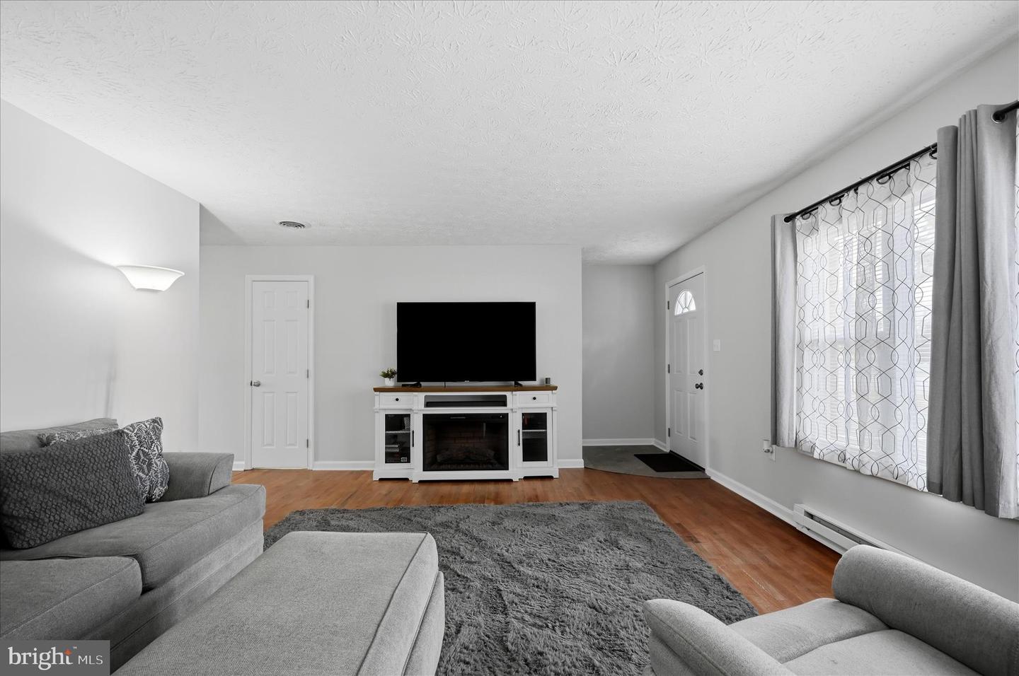 601 CARROLL DR, STEPHENS CITY, Virginia 22655, 3 Bedrooms Bedrooms, ,1 BathroomBathrooms,Residential,For sale,601 CARROLL DR,VAFV2039712 MLS # VAFV2039712