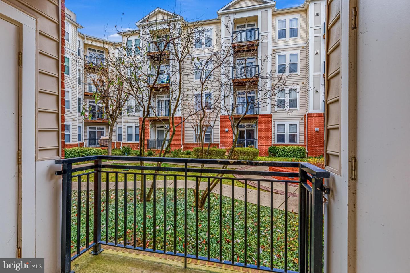 2665 PROSPERITY AVE #104, FAIRFAX, Virginia 22031, 1 Bedroom Bedrooms, 6 Rooms Rooms,1 BathroomBathrooms,Residential,For sale,2665 PROSPERITY AVE #104,VAFX2291830 MLS # VAFX2291830