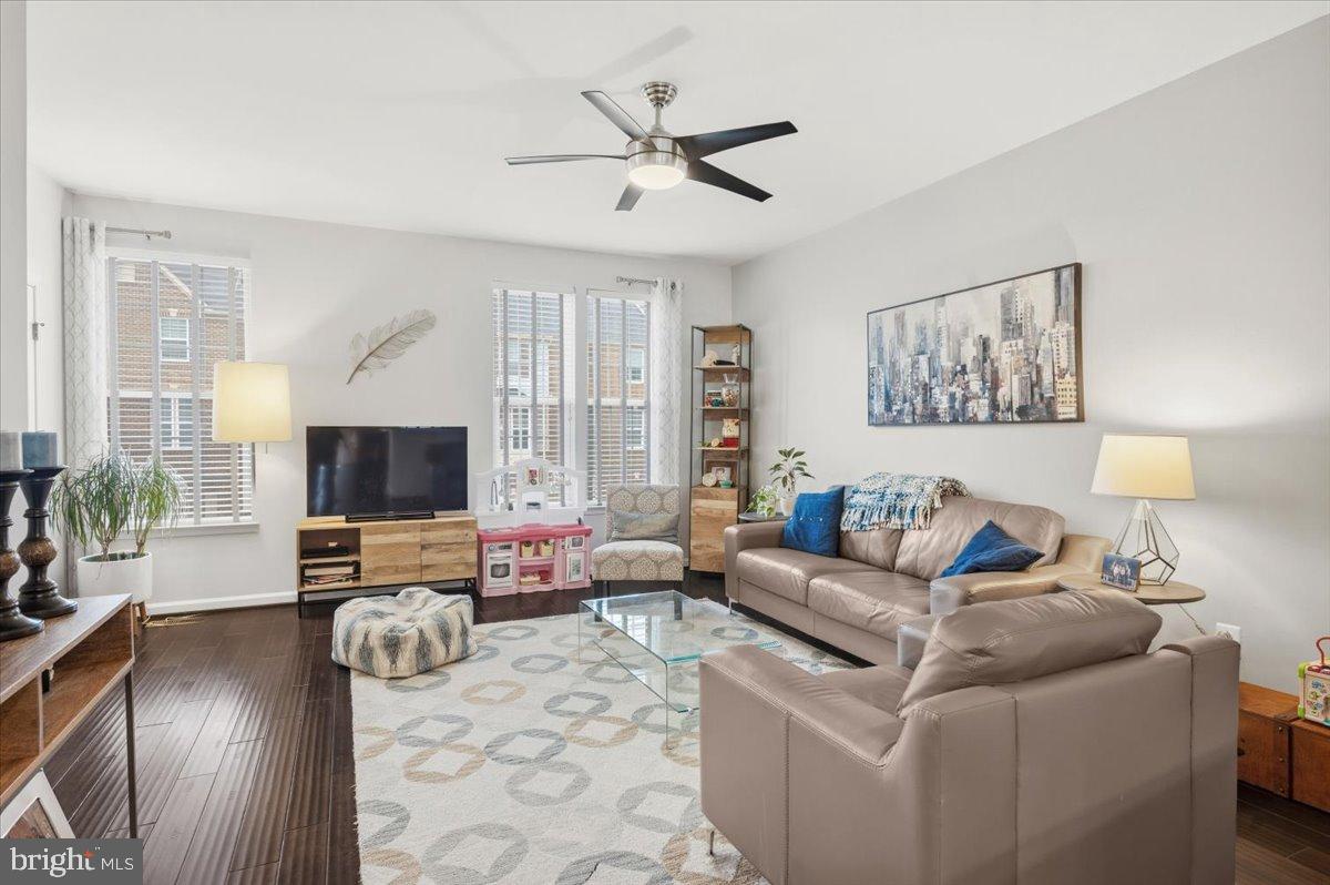 22855 LACEY OAK TER, STERLING, Virginia 20166, 3 Bedrooms Bedrooms, 12 Rooms Rooms,2 BathroomsBathrooms,Residential,For sale,22855 LACEY OAK TER,VALO2116286 MLS # VALO2116286