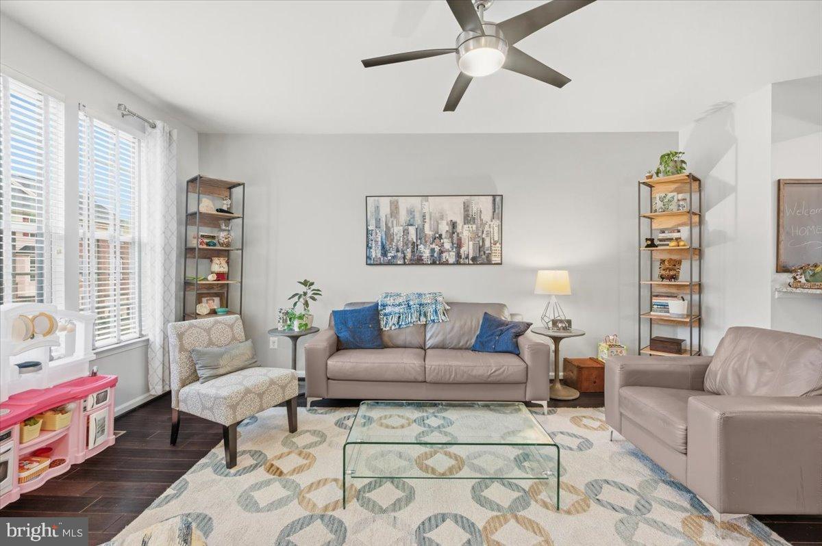 22855 LACEY OAK TER, STERLING, Virginia 20166, 3 Bedrooms Bedrooms, 12 Rooms Rooms,2 BathroomsBathrooms,Residential,For sale,22855 LACEY OAK TER,VALO2116286 MLS # VALO2116286