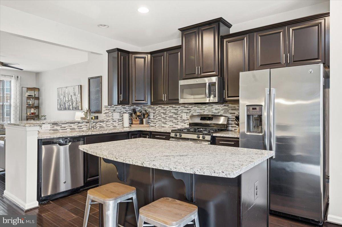 22855 LACEY OAK TER, STERLING, Virginia 20166, 3 Bedrooms Bedrooms, 12 Rooms Rooms,2 BathroomsBathrooms,Residential,For sale,22855 LACEY OAK TER,VALO2116286 MLS # VALO2116286