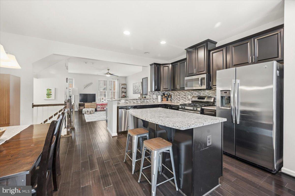 22855 LACEY OAK TER, STERLING, Virginia 20166, 3 Bedrooms Bedrooms, 12 Rooms Rooms,2 BathroomsBathrooms,Residential,For sale,22855 LACEY OAK TER,VALO2116286 MLS # VALO2116286