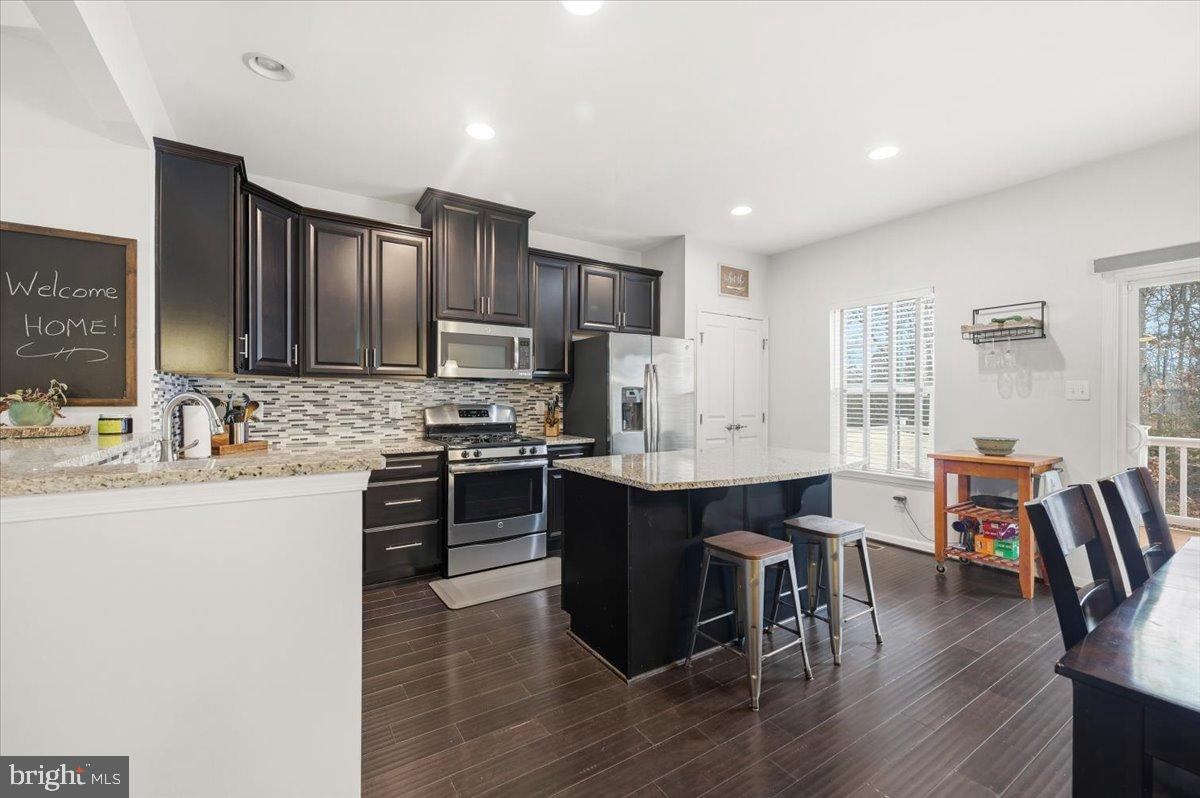 22855 LACEY OAK TER, STERLING, Virginia 20166, 3 Bedrooms Bedrooms, 12 Rooms Rooms,2 BathroomsBathrooms,Residential,For sale,22855 LACEY OAK TER,VALO2116286 MLS # VALO2116286