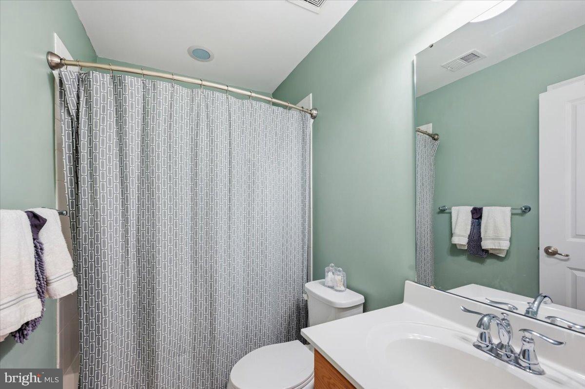 22855 LACEY OAK TER, STERLING, Virginia 20166, 3 Bedrooms Bedrooms, 12 Rooms Rooms,2 BathroomsBathrooms,Residential,For sale,22855 LACEY OAK TER,VALO2116286 MLS # VALO2116286