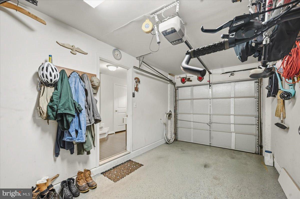 22855 LACEY OAK TER, STERLING, Virginia 20166, 3 Bedrooms Bedrooms, 12 Rooms Rooms,2 BathroomsBathrooms,Residential,For sale,22855 LACEY OAK TER,VALO2116286 MLS # VALO2116286