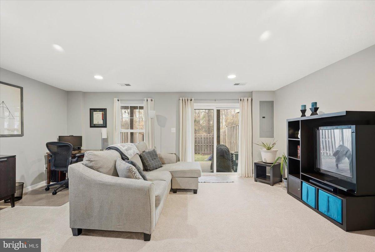 22855 LACEY OAK TER, STERLING, Virginia 20166, 3 Bedrooms Bedrooms, 12 Rooms Rooms,2 BathroomsBathrooms,Residential,For sale,22855 LACEY OAK TER,VALO2116286 MLS # VALO2116286