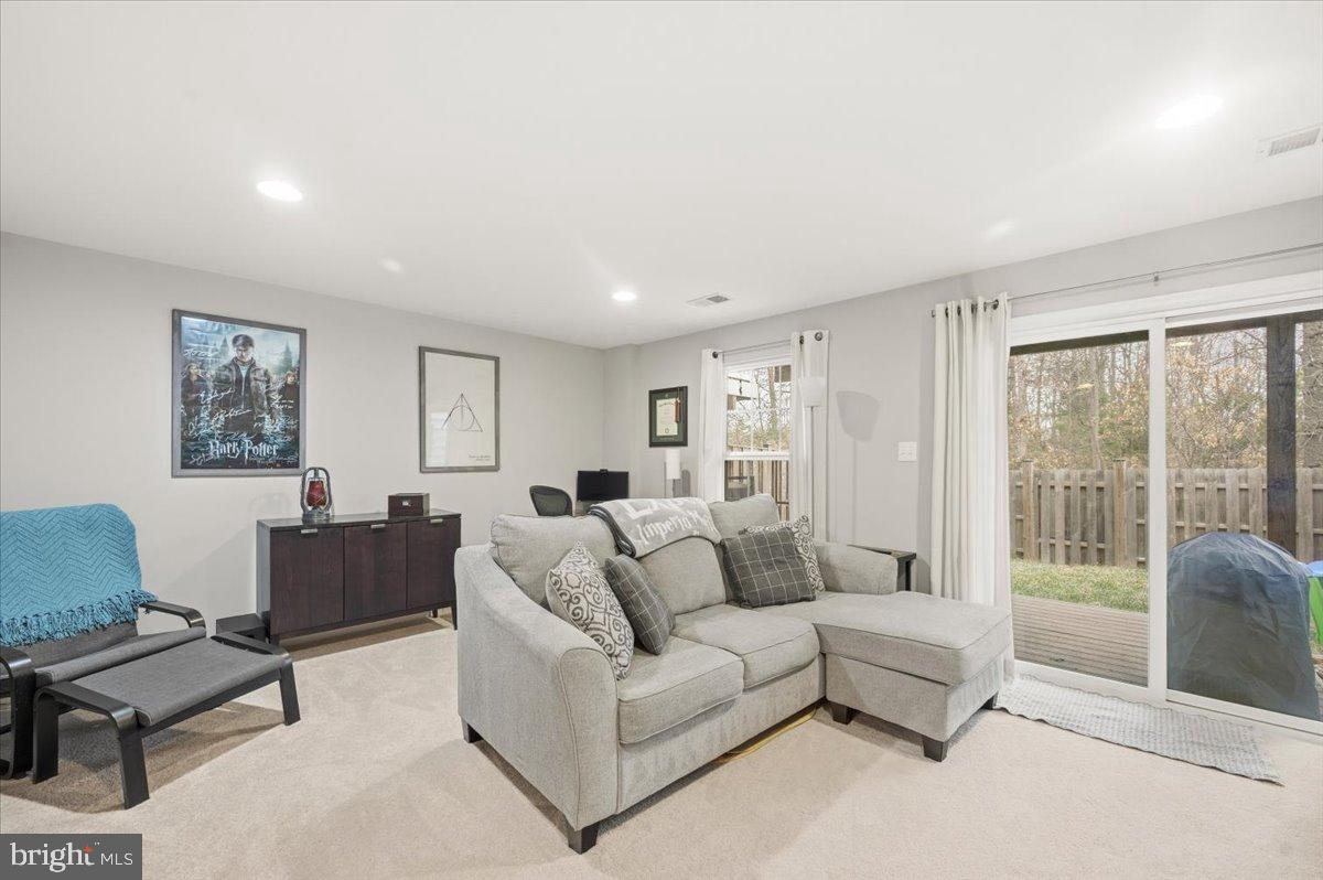 22855 LACEY OAK TER, STERLING, Virginia 20166, 3 Bedrooms Bedrooms, 12 Rooms Rooms,2 BathroomsBathrooms,Residential,For sale,22855 LACEY OAK TER,VALO2116286 MLS # VALO2116286