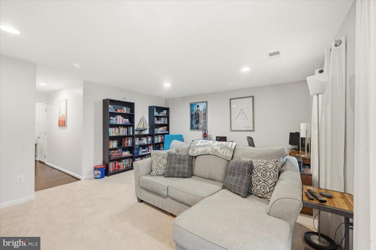 22855 LACEY OAK TER, STERLING, Virginia 20166, 3 Bedrooms Bedrooms, 12 Rooms Rooms,2 BathroomsBathrooms,Residential,For sale,22855 LACEY OAK TER,VALO2116286 MLS # VALO2116286