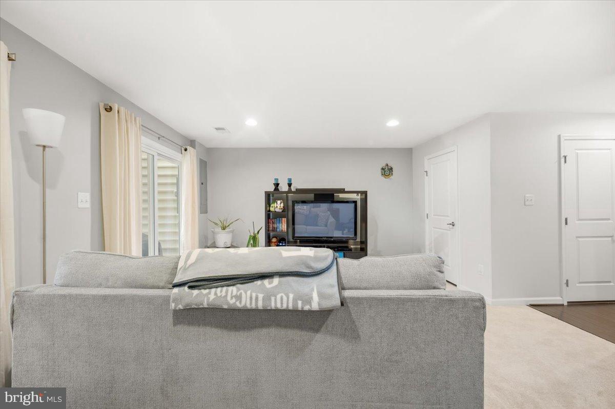 22855 LACEY OAK TER, STERLING, Virginia 20166, 3 Bedrooms Bedrooms, 12 Rooms Rooms,2 BathroomsBathrooms,Residential,For sale,22855 LACEY OAK TER,VALO2116286 MLS # VALO2116286