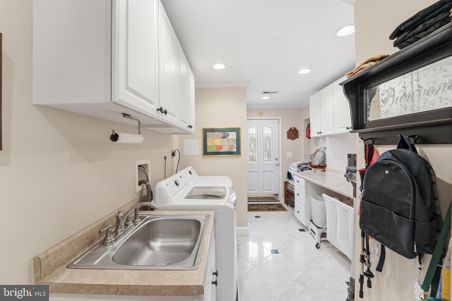 304 CHESAPEAKE DR, GREAT FALLS, Virginia 22066, 5 Bedrooms Bedrooms, ,5 BathroomsBathrooms,Residential,For sale,304 CHESAPEAKE DR,VAFX2291910 MLS # VAFX2291910