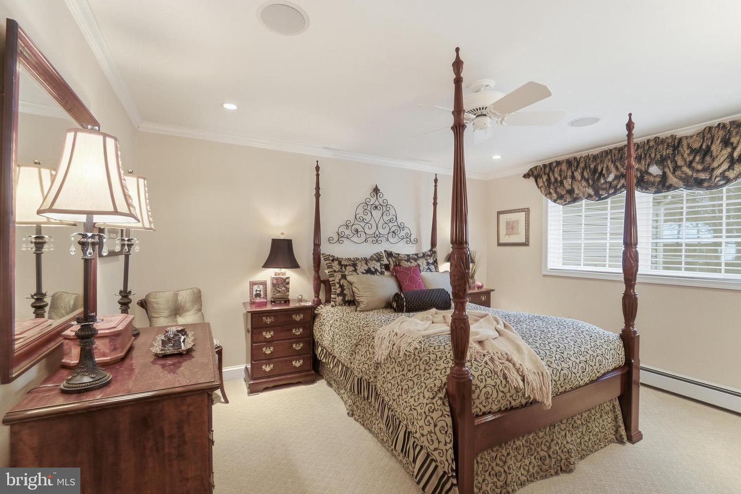 304 CHESAPEAKE DR, GREAT FALLS, Virginia 22066, 5 Bedrooms Bedrooms, ,5 BathroomsBathrooms,Residential,For sale,304 CHESAPEAKE DR,VAFX2291910 MLS # VAFX2291910