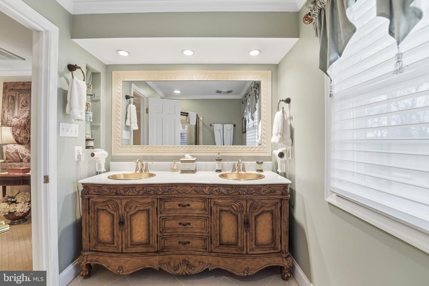 304 CHESAPEAKE DR, GREAT FALLS, Virginia 22066, 5 Bedrooms Bedrooms, ,5 BathroomsBathrooms,Residential,For sale,304 CHESAPEAKE DR,VAFX2291910 MLS # VAFX2291910