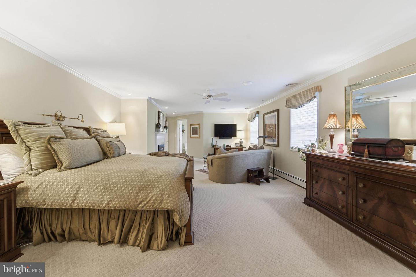 304 CHESAPEAKE DR, GREAT FALLS, Virginia 22066, 5 Bedrooms Bedrooms, ,5 BathroomsBathrooms,Residential,For sale,304 CHESAPEAKE DR,VAFX2291910 MLS # VAFX2291910