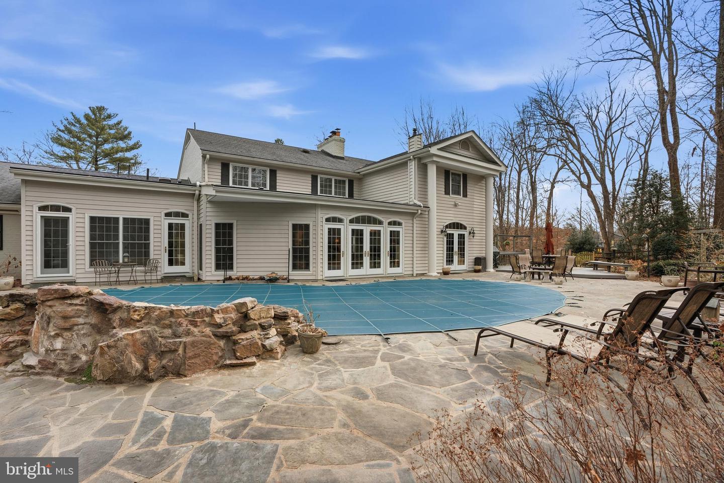 304 CHESAPEAKE DR, GREAT FALLS, Virginia 22066, 5 Bedrooms Bedrooms, ,5 BathroomsBathrooms,Residential,For sale,304 CHESAPEAKE DR,VAFX2291910 MLS # VAFX2291910