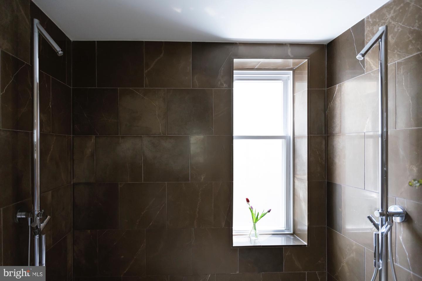 524 6TH ST SE, WASHINGTON, District Of Columbia 20003, 3 Bedrooms Bedrooms, 6 Rooms Rooms,2 BathroomsBathrooms,Residential,For sale,524 6TH ST SE,DCDC2247048 MLS # DCDC2247048