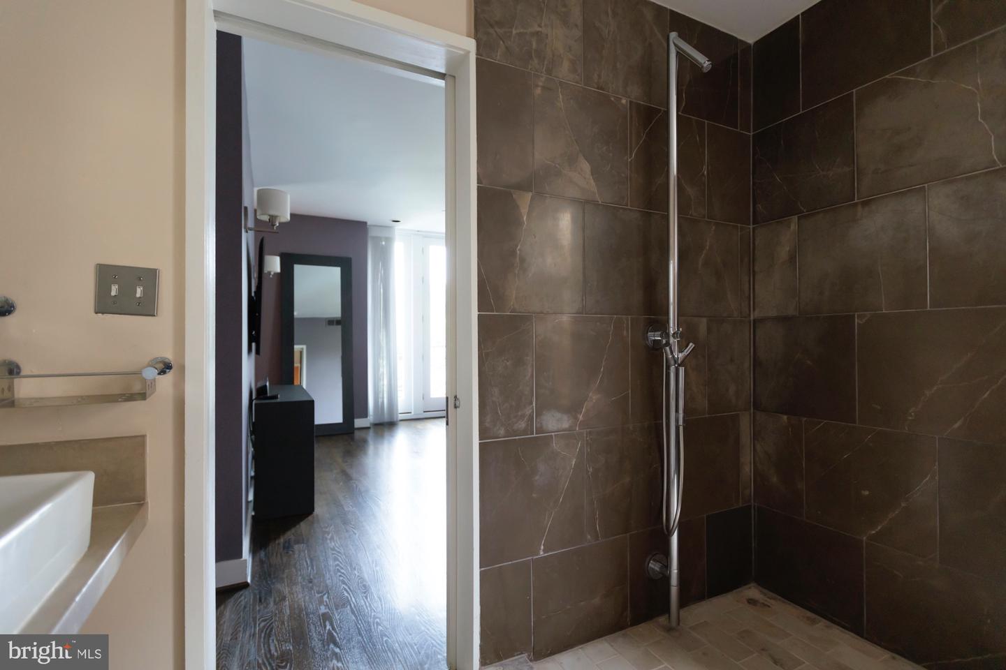 524 6TH ST SE, WASHINGTON, District Of Columbia 20003, 3 Bedrooms Bedrooms, 6 Rooms Rooms,2 BathroomsBathrooms,Residential,For sale,524 6TH ST SE,DCDC2247048 MLS # DCDC2247048