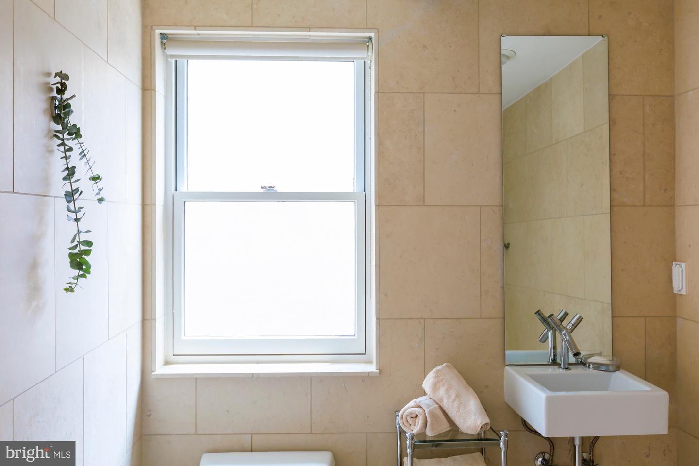 524 6TH ST SE, WASHINGTON, District Of Columbia 20003, 3 Bedrooms Bedrooms, 6 Rooms Rooms,2 BathroomsBathrooms,Residential,For sale,524 6TH ST SE,DCDC2247048 MLS # DCDC2247048