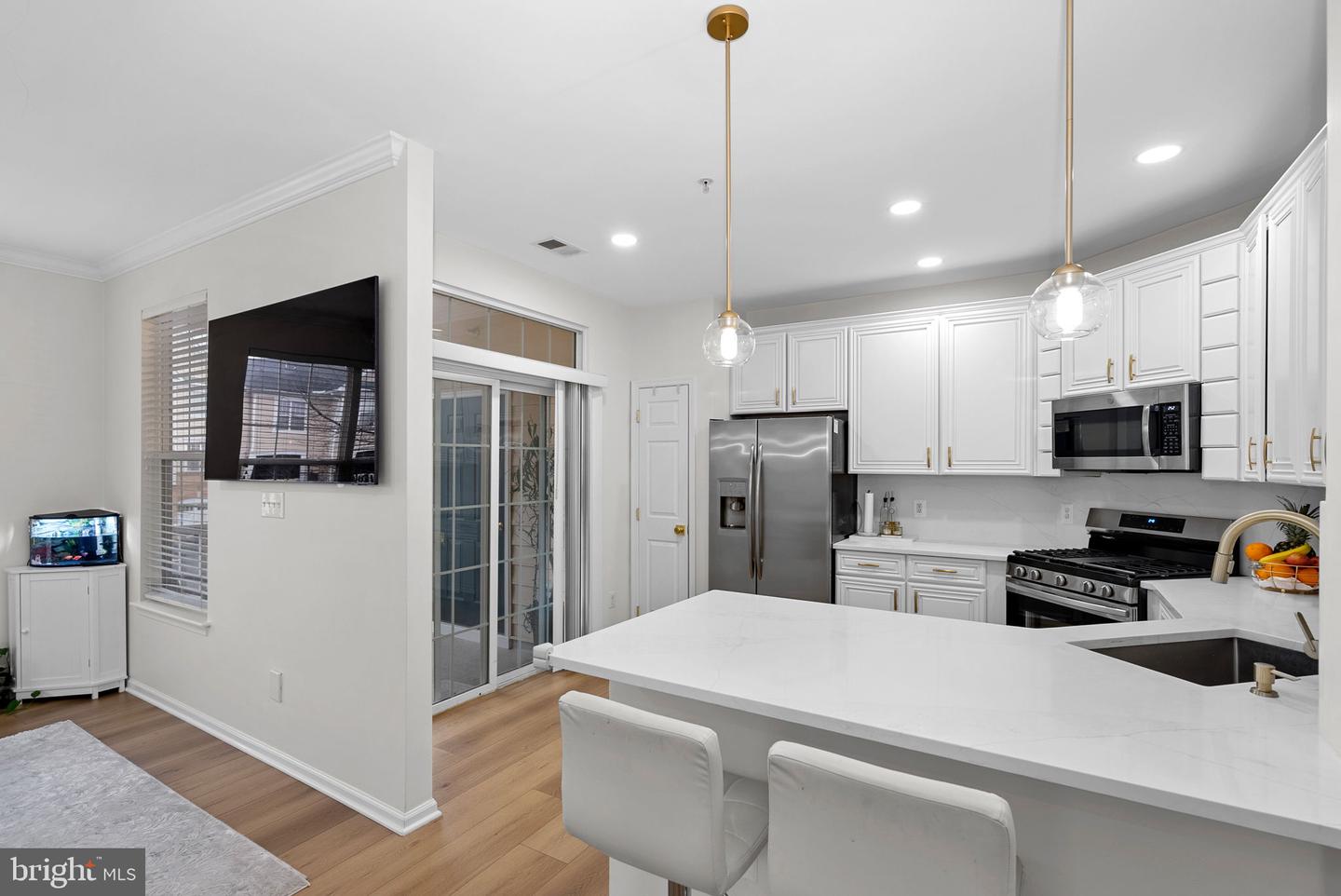 43890 HICKORY CORNER TER #111, ASHBURN, Virginia 20147, 2 Bedrooms Bedrooms, ,2 BathroomsBathrooms,Residential,For sale,43890 HICKORY CORNER TER #111,VALO2116376 MLS # VALO2116376