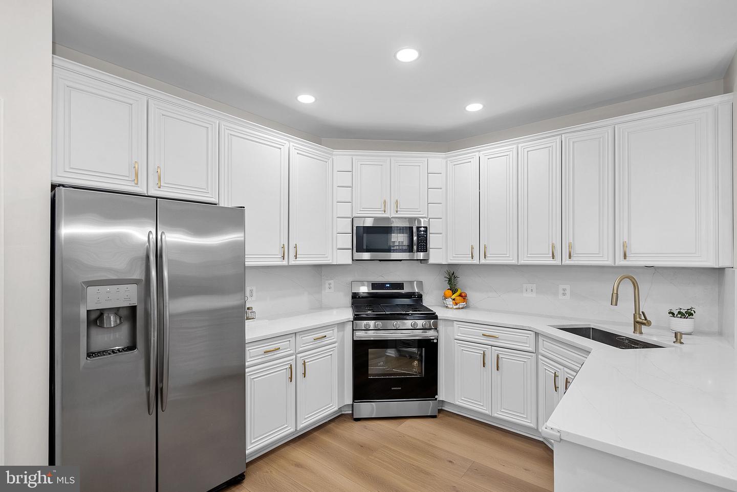 43890 HICKORY CORNER TER #111, ASHBURN, Virginia 20147, 2 Bedrooms Bedrooms, ,2 BathroomsBathrooms,Residential,For sale,43890 HICKORY CORNER TER #111,VALO2116376 MLS # VALO2116376