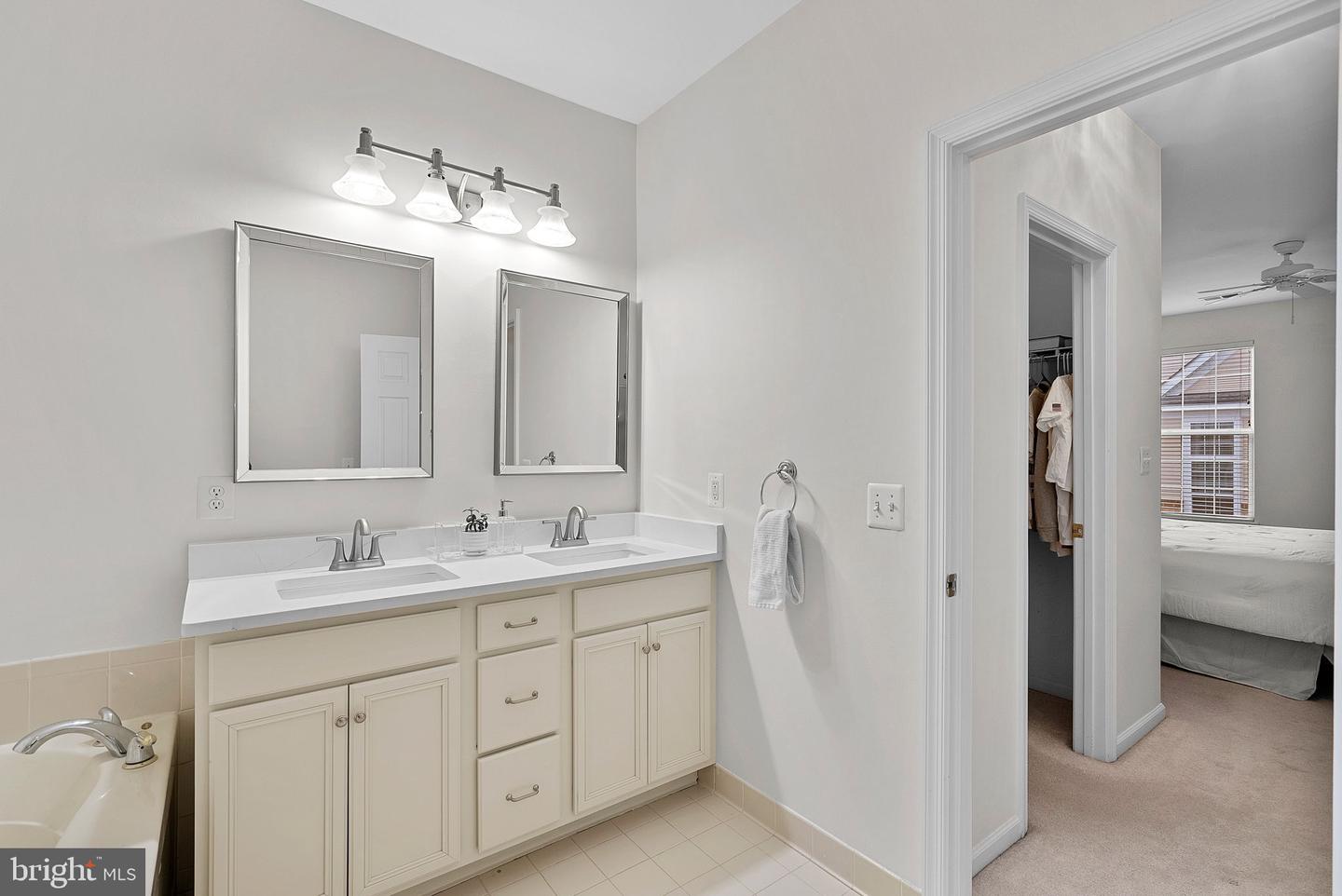 43890 HICKORY CORNER TER #111, ASHBURN, Virginia 20147, 2 Bedrooms Bedrooms, ,2 BathroomsBathrooms,Residential,For sale,43890 HICKORY CORNER TER #111,VALO2116376 MLS # VALO2116376