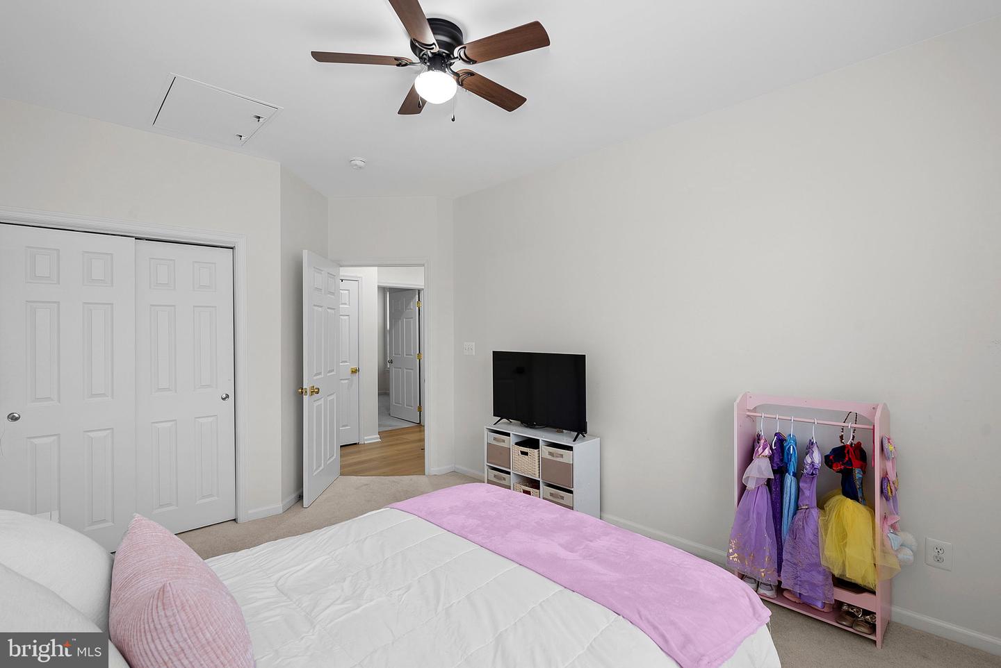 43890 HICKORY CORNER TER #111, ASHBURN, Virginia 20147, 2 Bedrooms Bedrooms, ,2 BathroomsBathrooms,Residential,For sale,43890 HICKORY CORNER TER #111,VALO2116376 MLS # VALO2116376