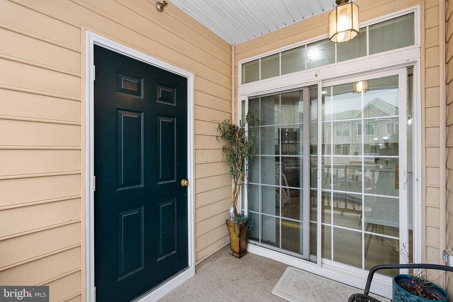 43890 HICKORY CORNER TER #111, ASHBURN, Virginia 20147, 2 Bedrooms Bedrooms, ,2 BathroomsBathrooms,Residential,For sale,43890 HICKORY CORNER TER #111,VALO2116376 MLS # VALO2116376