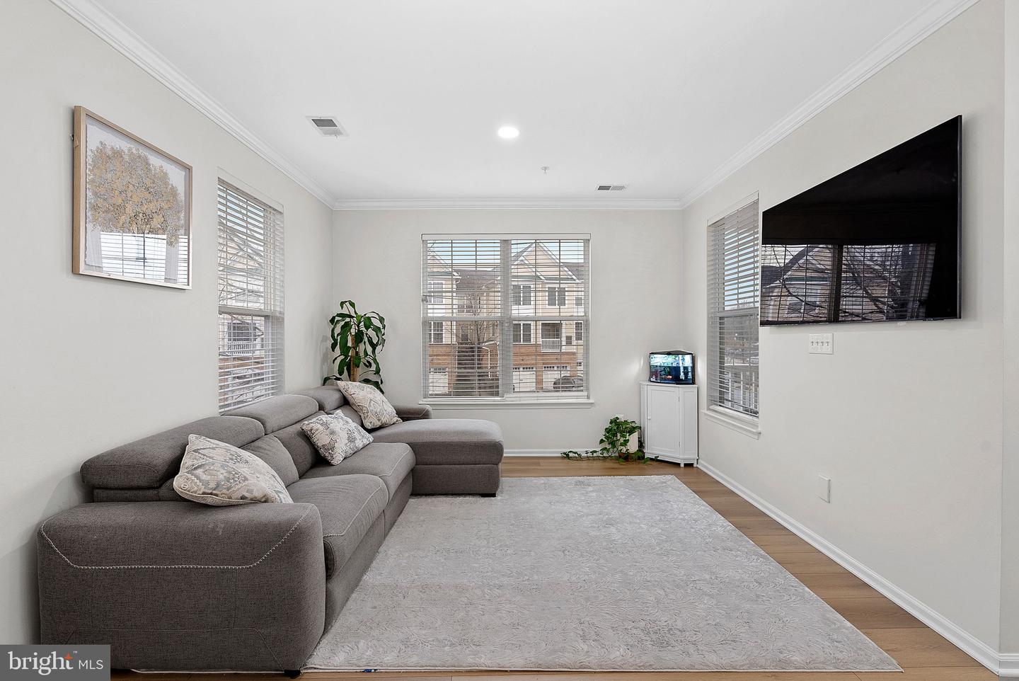 43890 HICKORY CORNER TER #111, ASHBURN, Virginia 20147, 2 Bedrooms Bedrooms, ,2 BathroomsBathrooms,Residential,For sale,43890 HICKORY CORNER TER #111,VALO2116376 MLS # VALO2116376