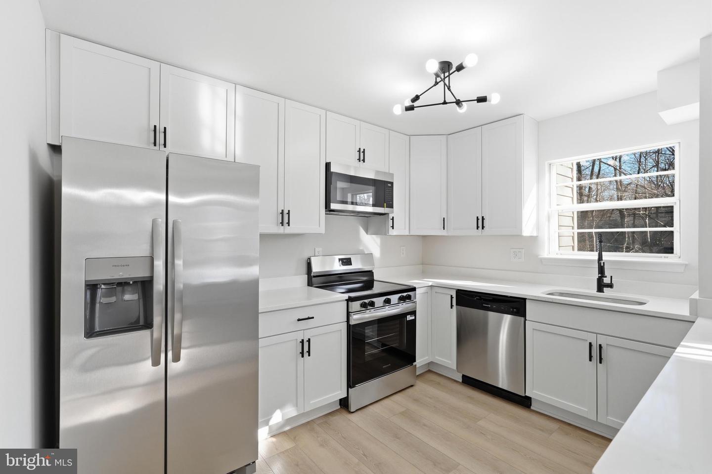 15327 INLET PL, DUMFRIES, Virginia 22025, 3 Bedrooms Bedrooms, ,3 BathroomsBathrooms,Residential,For sale,15327 INLET PL,VAPW2112988 MLS # VAPW2112988