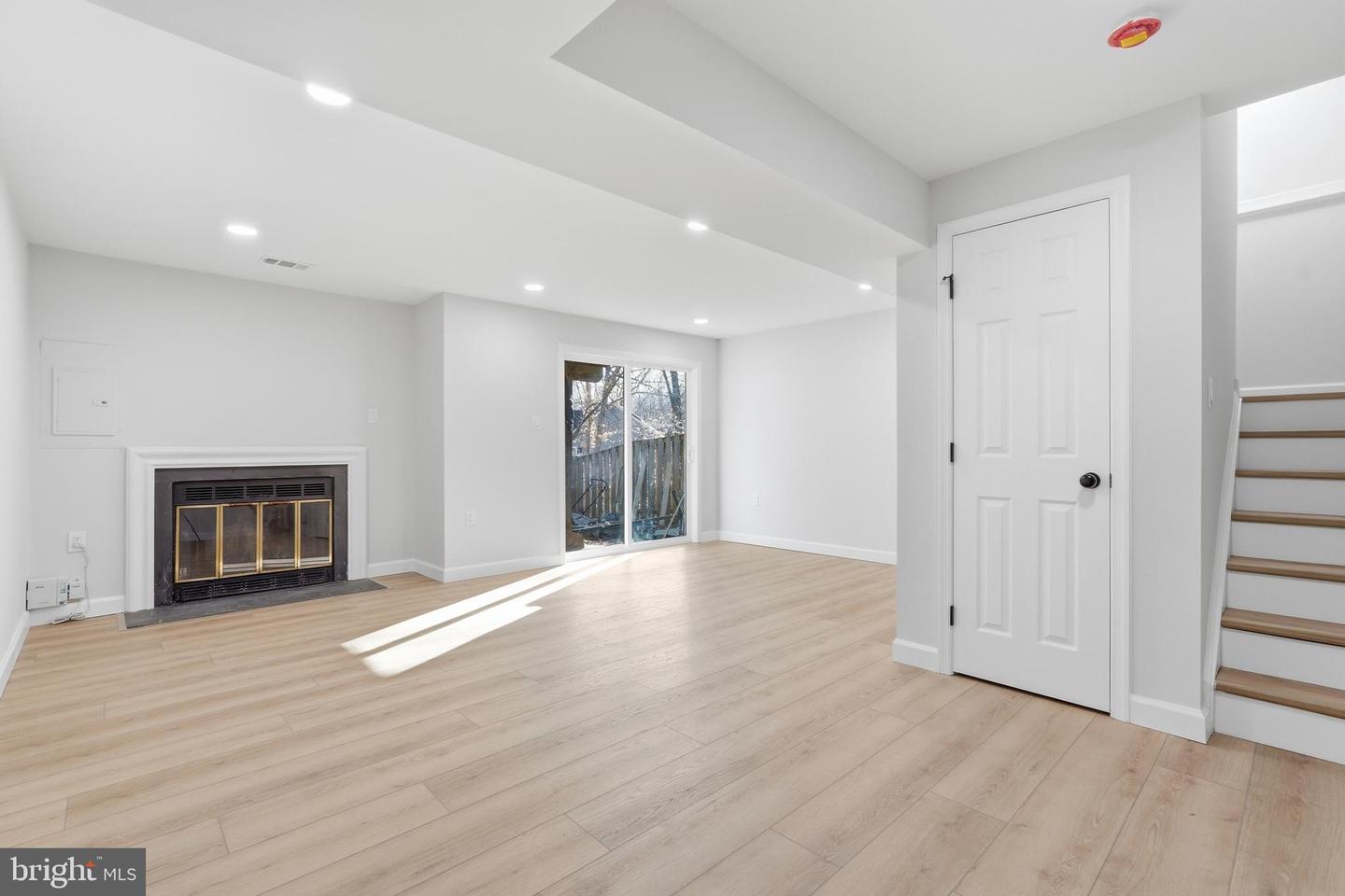 15327 INLET PL, DUMFRIES, Virginia 22025, 3 Bedrooms Bedrooms, ,3 BathroomsBathrooms,Residential,For sale,15327 INLET PL,VAPW2112988 MLS # VAPW2112988