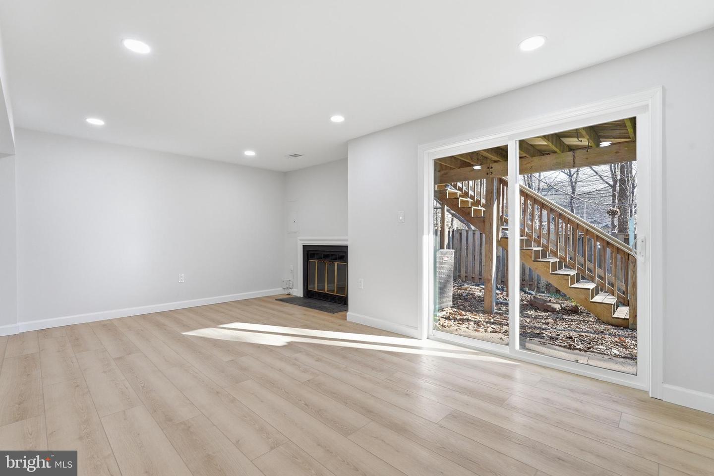 15327 INLET PL, DUMFRIES, Virginia 22025, 3 Bedrooms Bedrooms, ,3 BathroomsBathrooms,Residential,For sale,15327 INLET PL,VAPW2112988 MLS # VAPW2112988