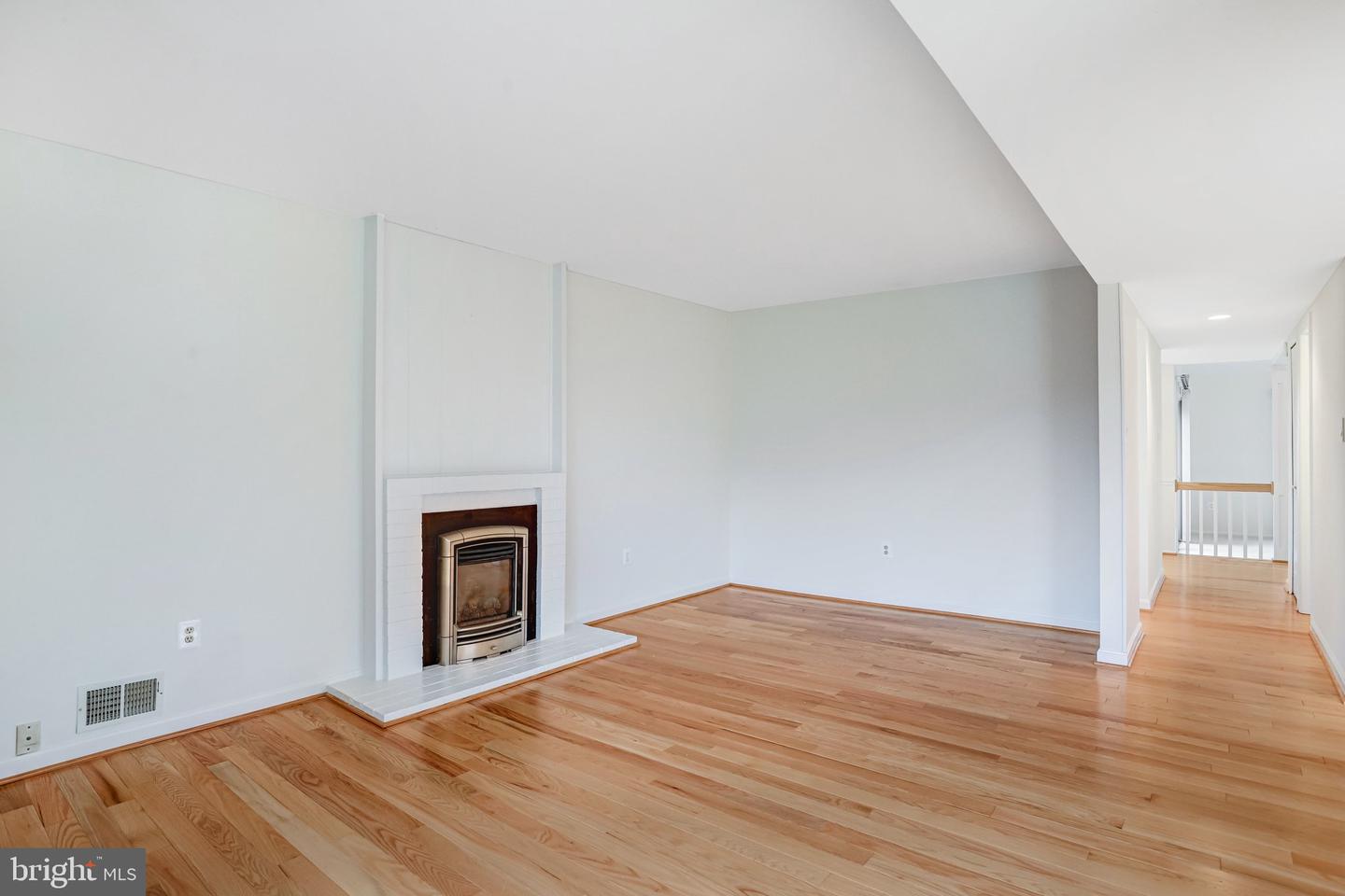 9 WRIGHTWOOD PL, STERLING, Virginia 20164, 4 Bedrooms Bedrooms, ,2 BathroomsBathrooms,Residential,For sale,9 WRIGHTWOOD PL,VALO2116434 MLS # VALO2116434