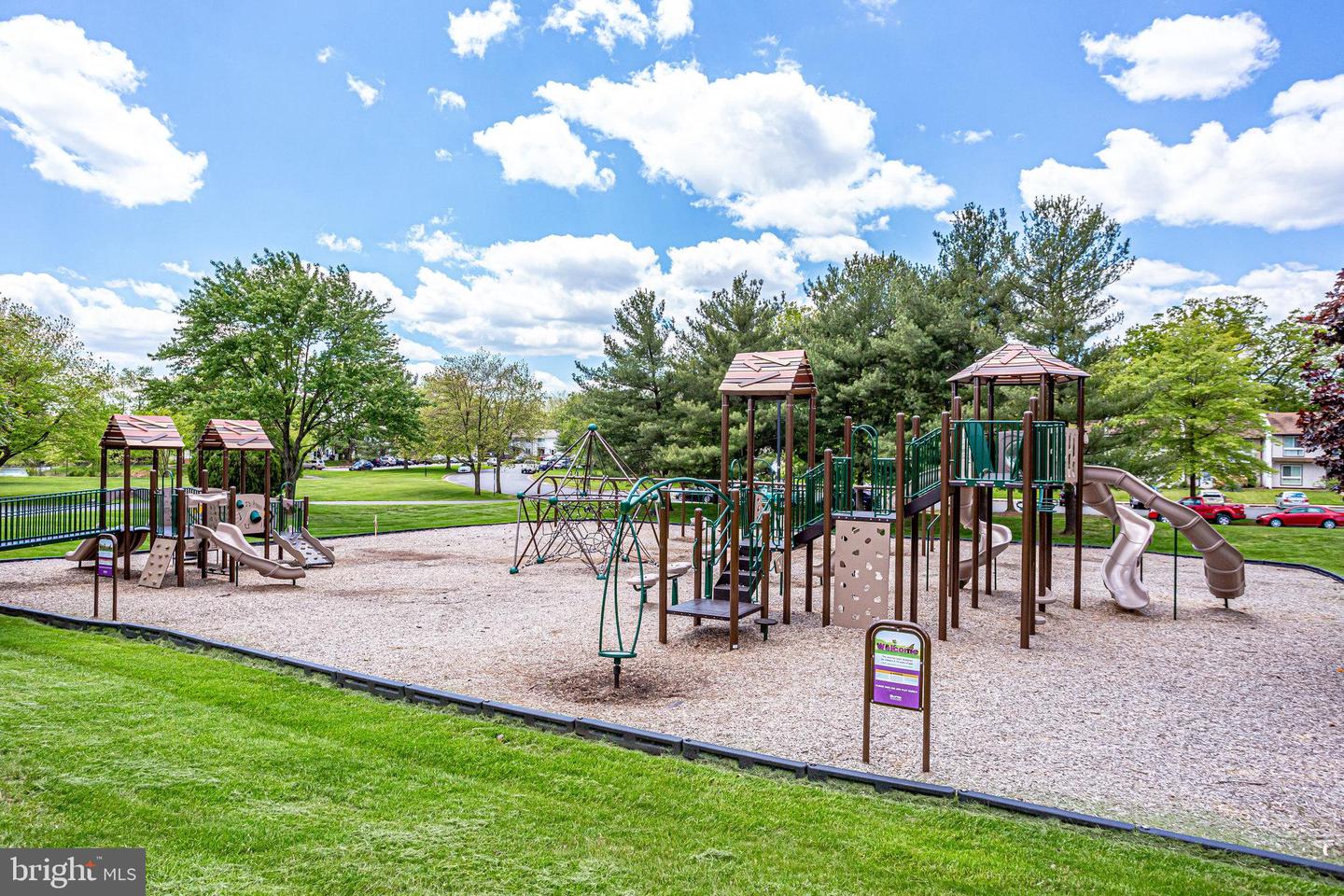 9 WRIGHTWOOD PL, STERLING, Virginia 20164, 4 Bedrooms Bedrooms, ,2 BathroomsBathrooms,Residential,For sale,9 WRIGHTWOOD PL,VALO2116434 MLS # VALO2116434