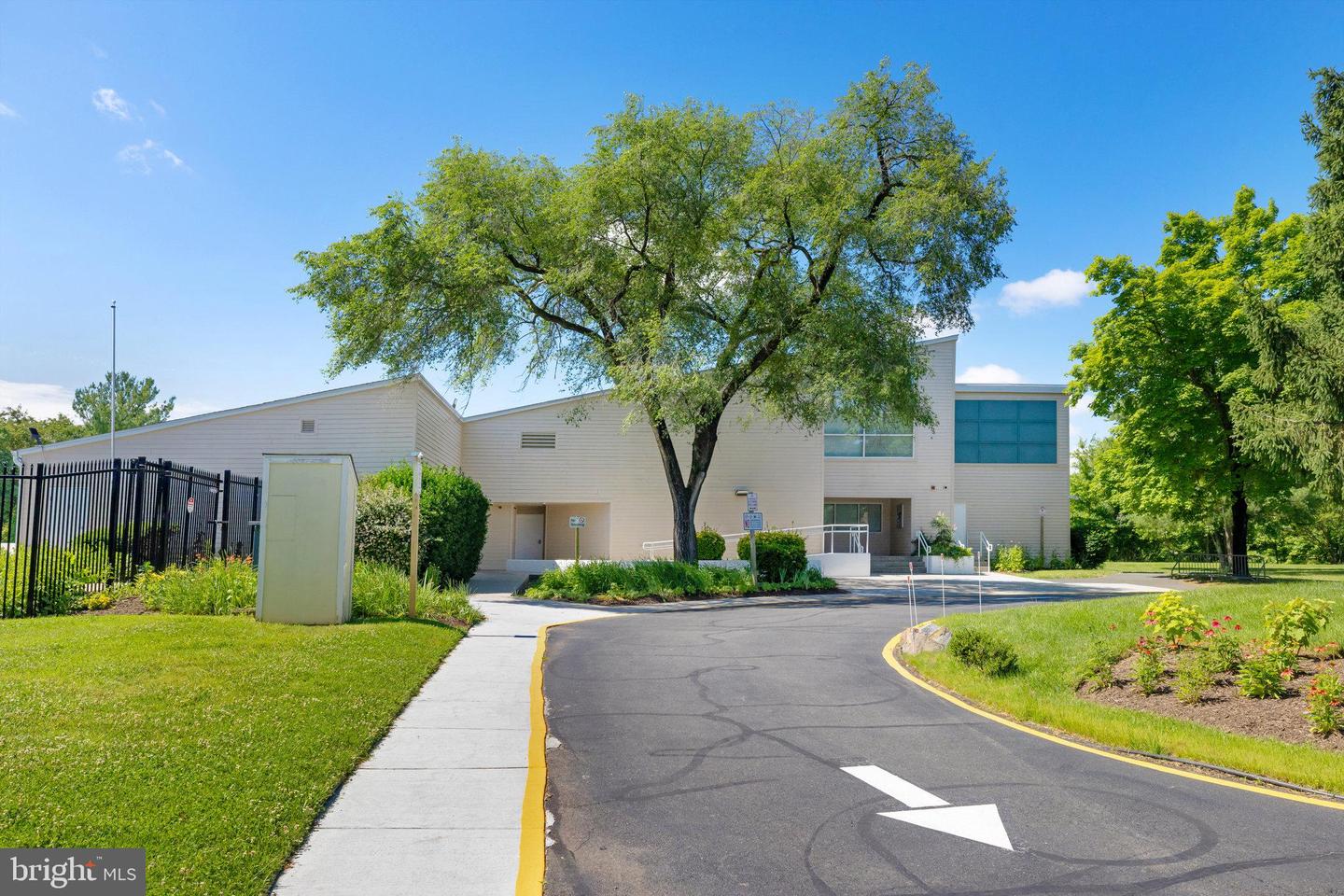 9 WRIGHTWOOD PL, STERLING, Virginia 20164, 4 Bedrooms Bedrooms, ,2 BathroomsBathrooms,Residential,For sale,9 WRIGHTWOOD PL,VALO2116434 MLS # VALO2116434