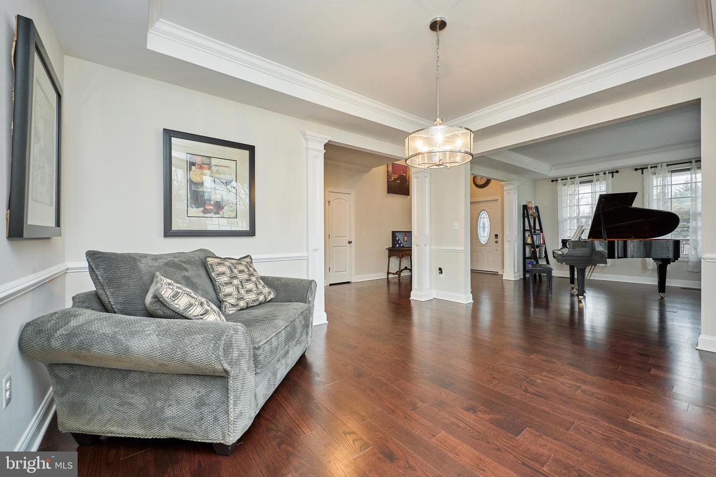 2905 RANDOM RD, FALLS CHURCH, Virginia 22042, 5 Bedrooms Bedrooms, 19 Rooms Rooms,4 BathroomsBathrooms,Residential,For sale,2905 RANDOM RD,VAFX2292182 MLS # VAFX2292182