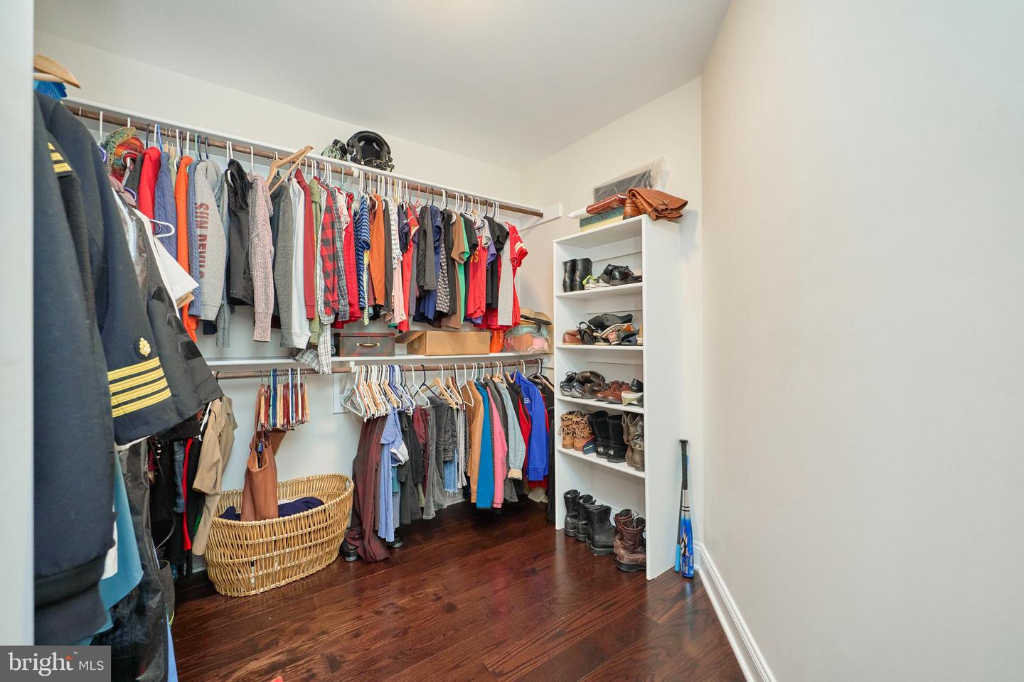 2905 RANDOM RD, FALLS CHURCH, Virginia 22042, 5 Bedrooms Bedrooms, 19 Rooms Rooms,4 BathroomsBathrooms,Residential,For sale,2905 RANDOM RD,VAFX2292182 MLS # VAFX2292182