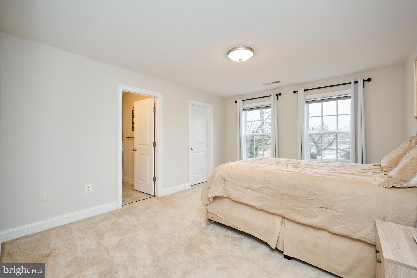 2905 RANDOM RD, FALLS CHURCH, Virginia 22042, 5 Bedrooms Bedrooms, 19 Rooms Rooms,4 BathroomsBathrooms,Residential,For sale,2905 RANDOM RD,VAFX2292182 MLS # VAFX2292182