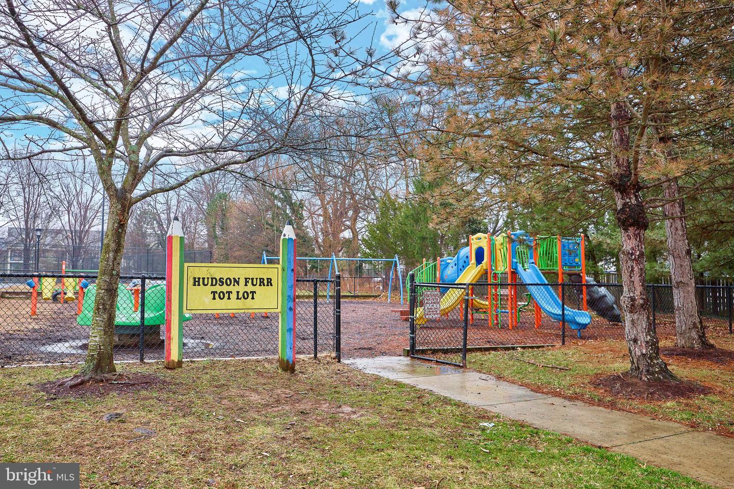 2905 RANDOM RD, FALLS CHURCH, Virginia 22042, 5 Bedrooms Bedrooms, 19 Rooms Rooms,4 BathroomsBathrooms,Residential,For sale,2905 RANDOM RD,VAFX2292182 MLS # VAFX2292182