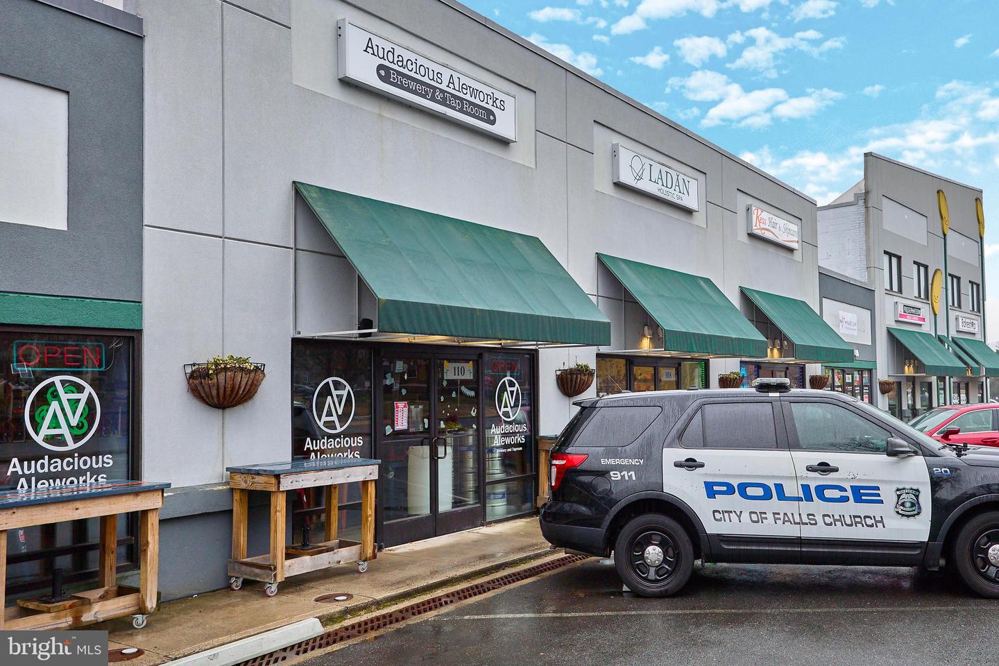 2905 RANDOM RD, FALLS CHURCH, Virginia 22042, 5 Bedrooms Bedrooms, 19 Rooms Rooms,4 BathroomsBathrooms,Residential,For sale,2905 RANDOM RD,VAFX2292182 MLS # VAFX2292182