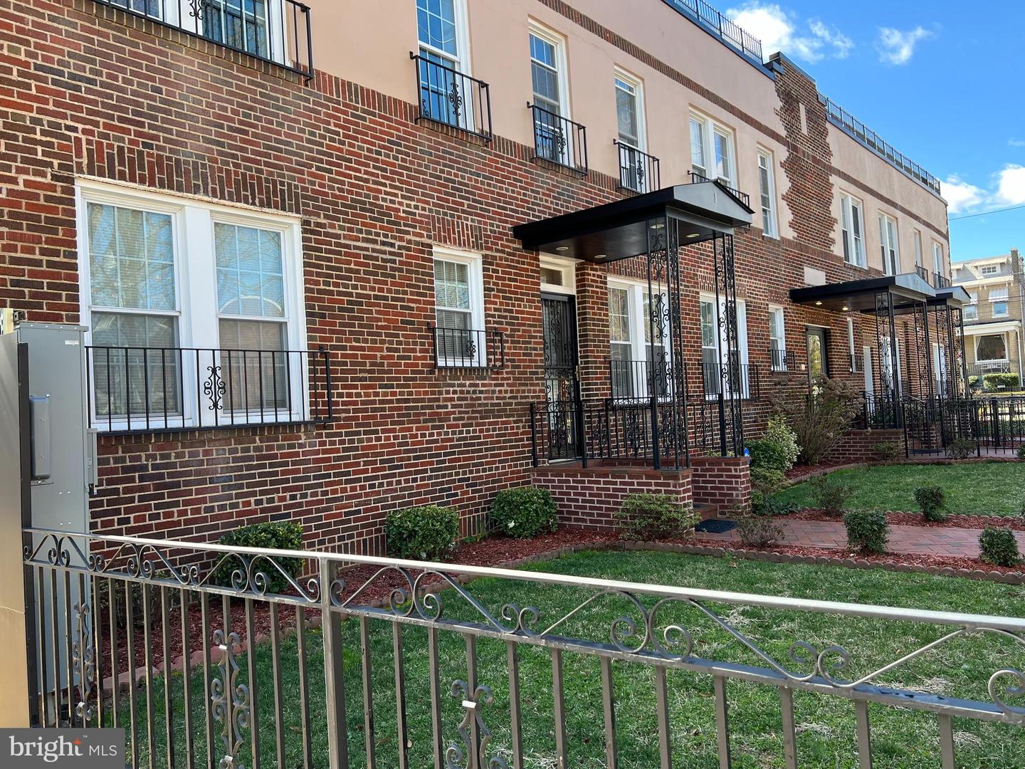 1801 OTIS ST NE #1, WASHINGTON, District Of Columbia 20018, 3 Bedrooms Bedrooms, 7 Rooms Rooms,3 BathroomsBathrooms,Residential,For sale,1801 OTIS ST NE #1,DCDC2247218 MLS # DCDC2247218