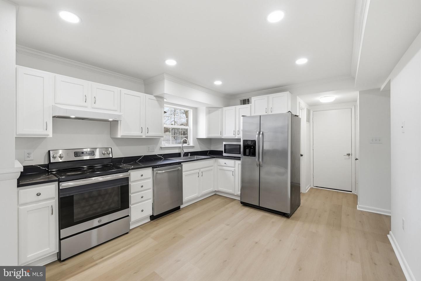 13370 NATIONVILLE LN, WOODBRIDGE, Virginia 22193, 3 Bedrooms Bedrooms, ,2 BathroomsBathrooms,Residential,For sale,13370 NATIONVILLE LN,VAPW2113032 MLS # VAPW2113032