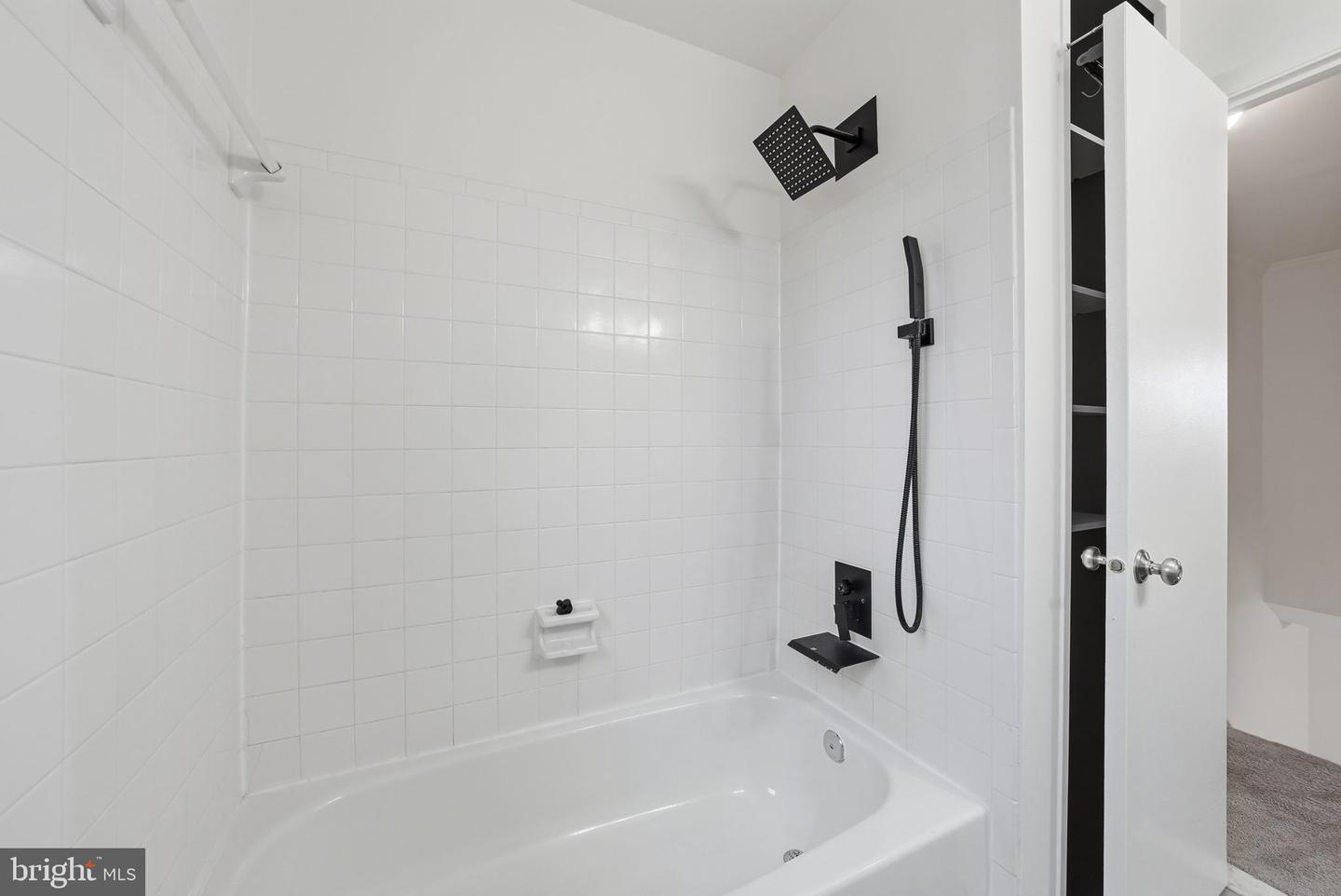 13370 NATIONVILLE LN, WOODBRIDGE, Virginia 22193, 3 Bedrooms Bedrooms, ,2 BathroomsBathrooms,Residential,For sale,13370 NATIONVILLE LN,VAPW2113032 MLS # VAPW2113032