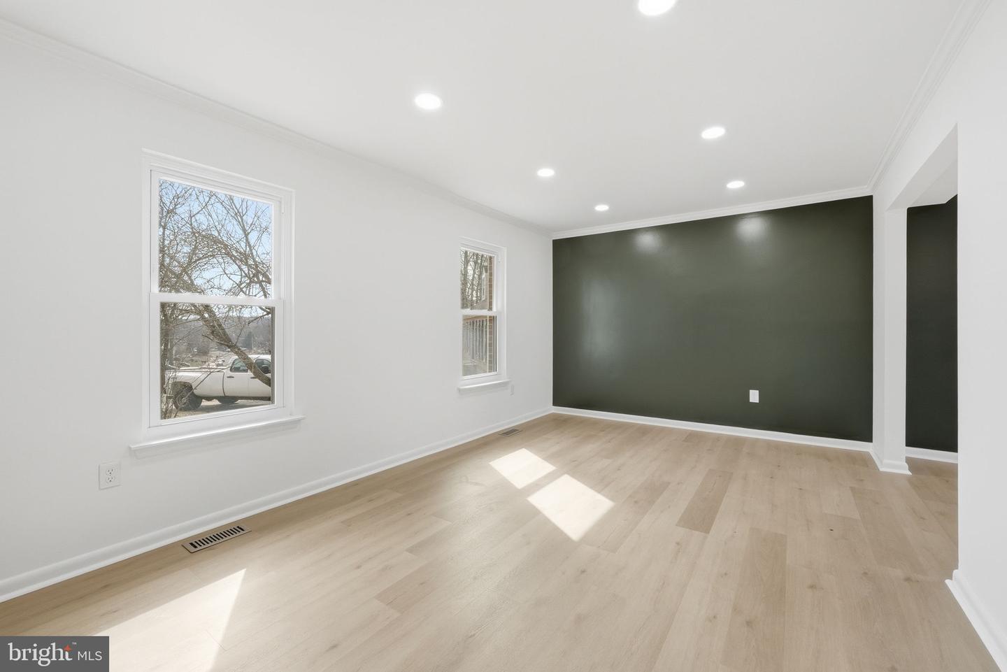 13370 NATIONVILLE LN, WOODBRIDGE, Virginia 22193, 3 Bedrooms Bedrooms, ,2 BathroomsBathrooms,Residential,For sale,13370 NATIONVILLE LN,VAPW2113032 MLS # VAPW2113032