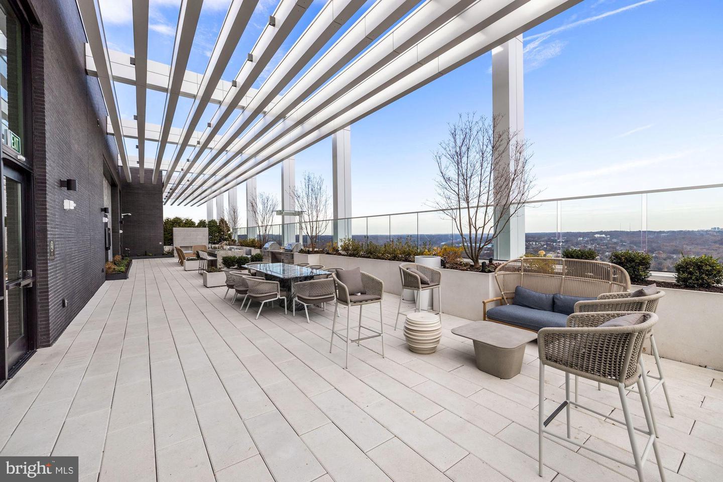 1781 N PIERCE ST #1001, ARLINGTON, Virginia 22209, 3 Bedrooms Bedrooms, ,2 BathroomsBathrooms,Residential,For sale,1781 N PIERCE ST #1001,VAAR2069166 MLS # VAAR2069166