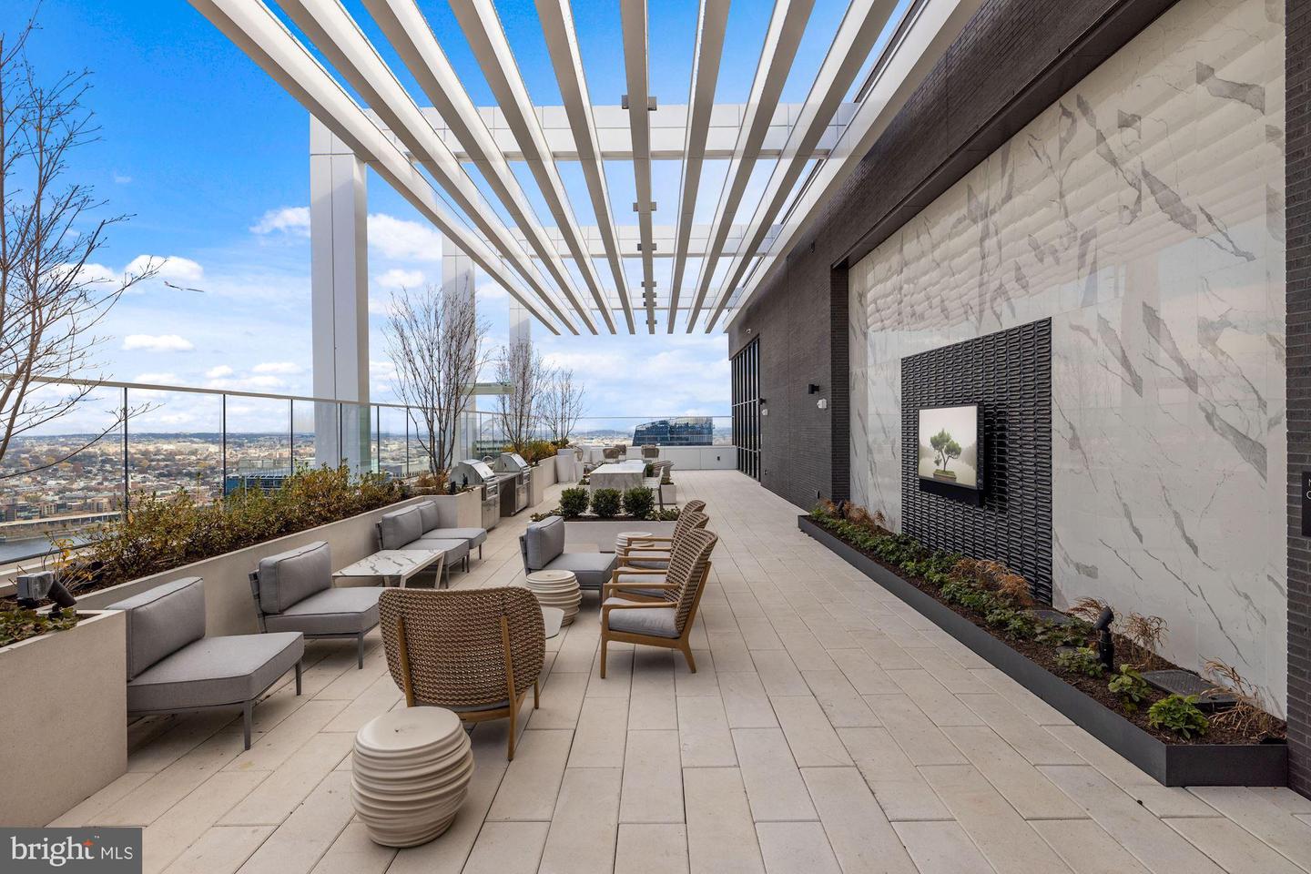 1781 N PIERCE ST #1001, ARLINGTON, Virginia 22209, 3 Bedrooms Bedrooms, ,2 BathroomsBathrooms,Residential,For sale,1781 N PIERCE ST #1001,VAAR2069166 MLS # VAAR2069166