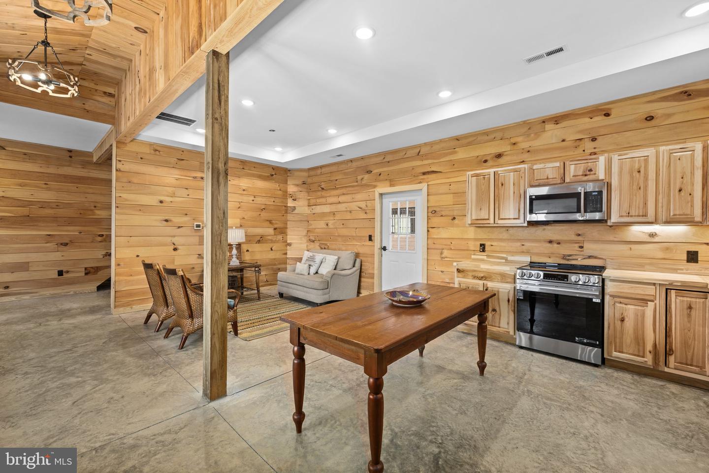 1815 COUNTRY RD, BEAVERDAM, Virginia 23015, 3 Bedrooms Bedrooms, ,2 BathroomsBathrooms,Residential,For sale,1815 COUNTRY RD,VACV2009572 MLS # VACV2009572