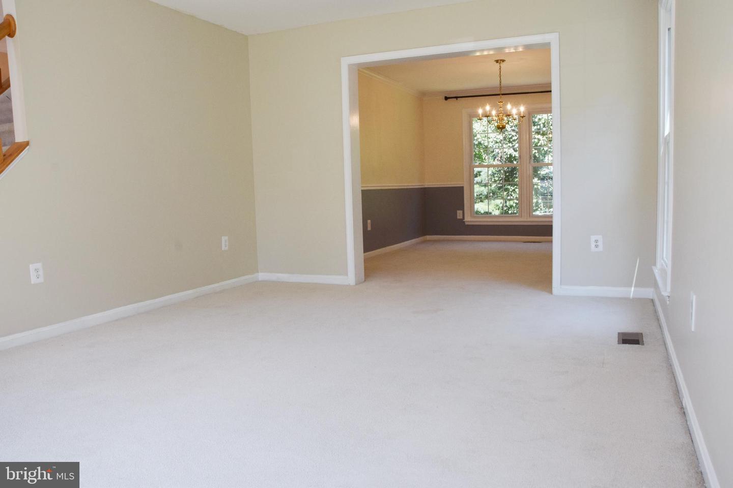 WOODBRIDGE, Virginia 22192, 5 Bedrooms Bedrooms, ,3 BathroomsBathrooms,Residential,For sale,VAPW2113120 MLS # VAPW2113120