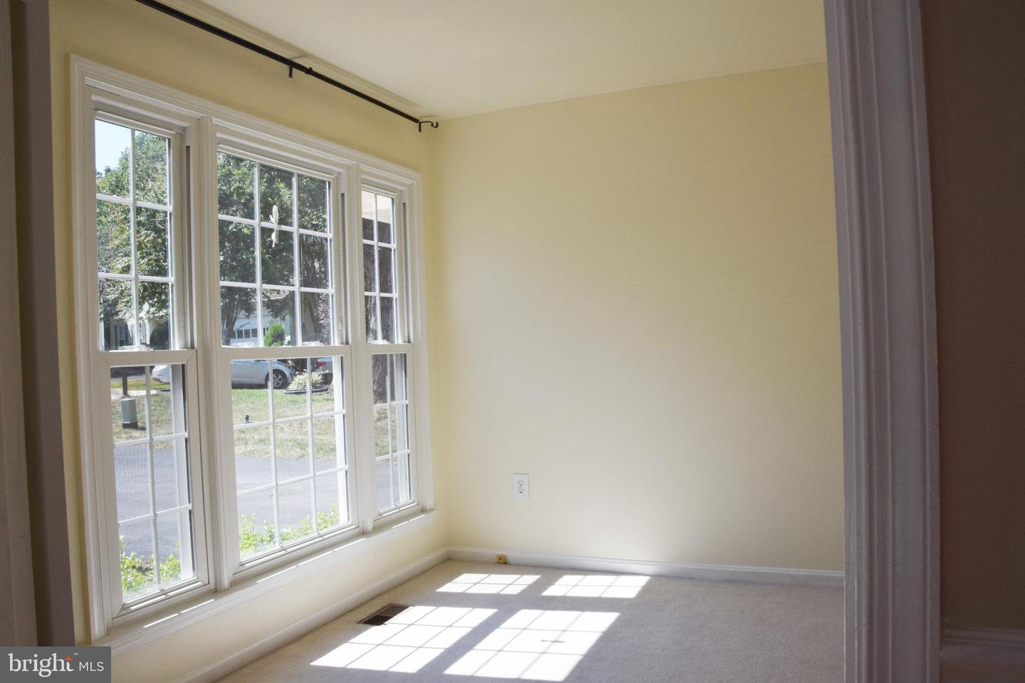 WOODBRIDGE, Virginia 22192, 5 Bedrooms Bedrooms, ,3 BathroomsBathrooms,Residential,For sale,VAPW2113120 MLS # VAPW2113120